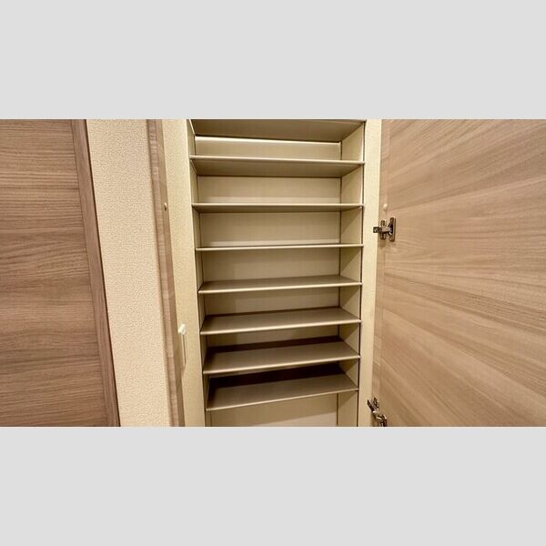 収納 (シューズクローク)