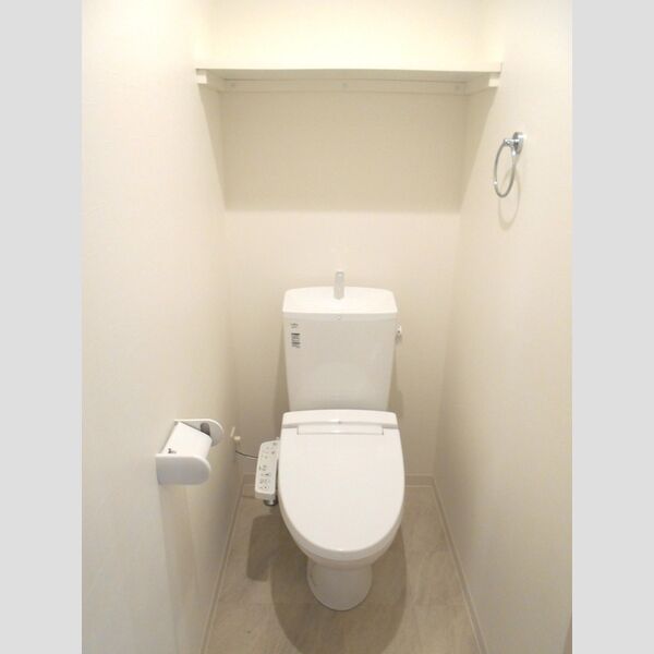 トイレ (温水洗浄暖房便座)