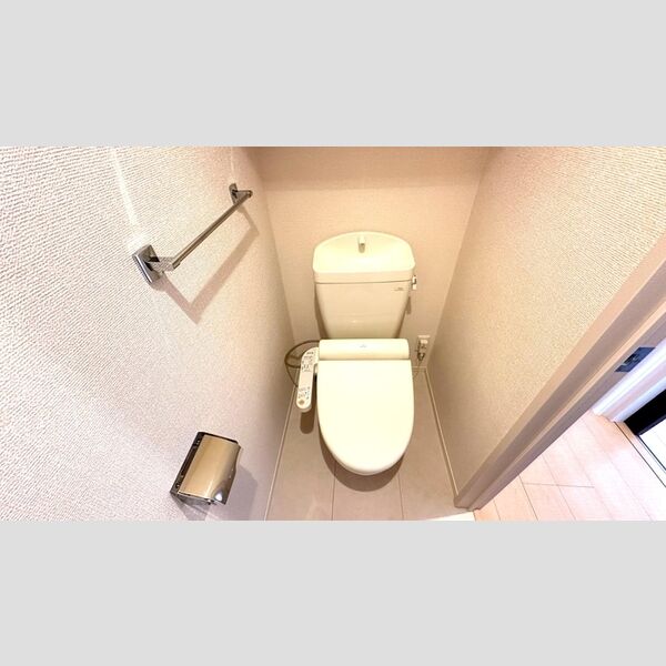 トイレ (温水洗浄暖房便座)