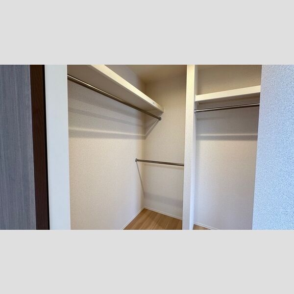 収納 (ウォークインクローゼット)