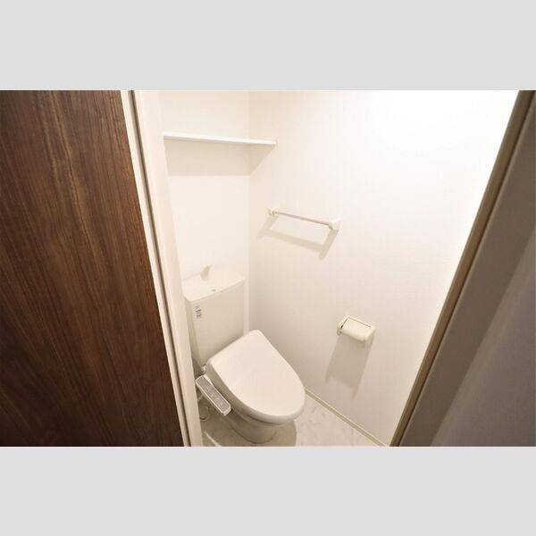 トイレ (温水洗浄暖房便座)