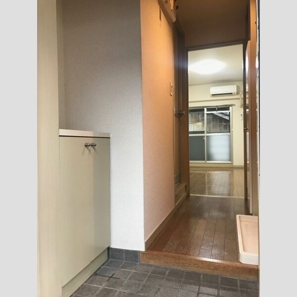 玄関 (玄関から)