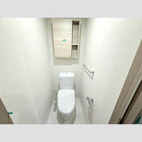 トイレ (トイレ)