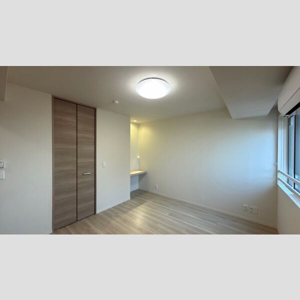 その他 (北側洋室)