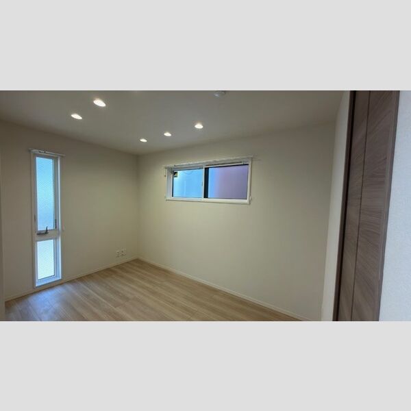 その他 (南側洋室)