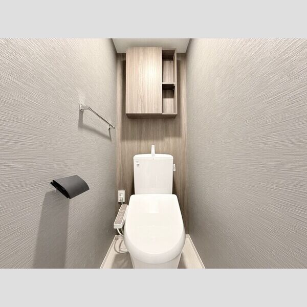 トイレ (トイレ)