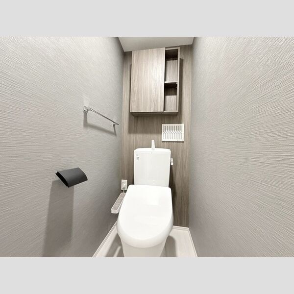 トイレ (トイレ)