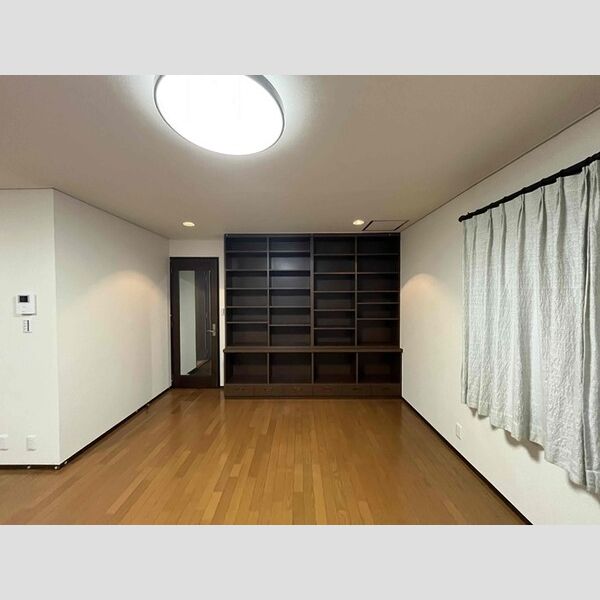 その他 (リビング本棚)