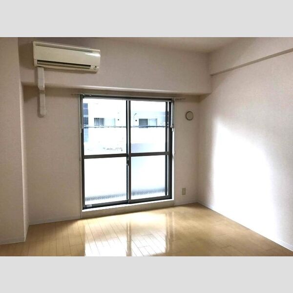 その他 (洋室　エアコン　照明器具つき)