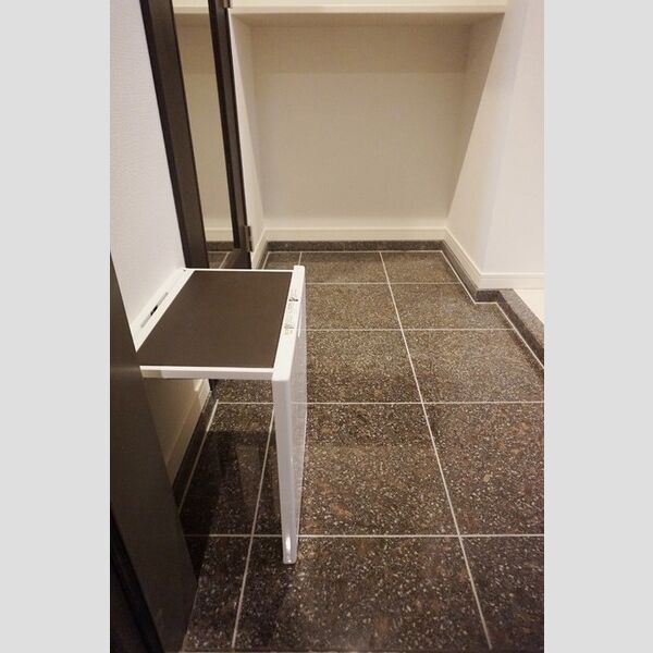 玄関 (玄関イス)