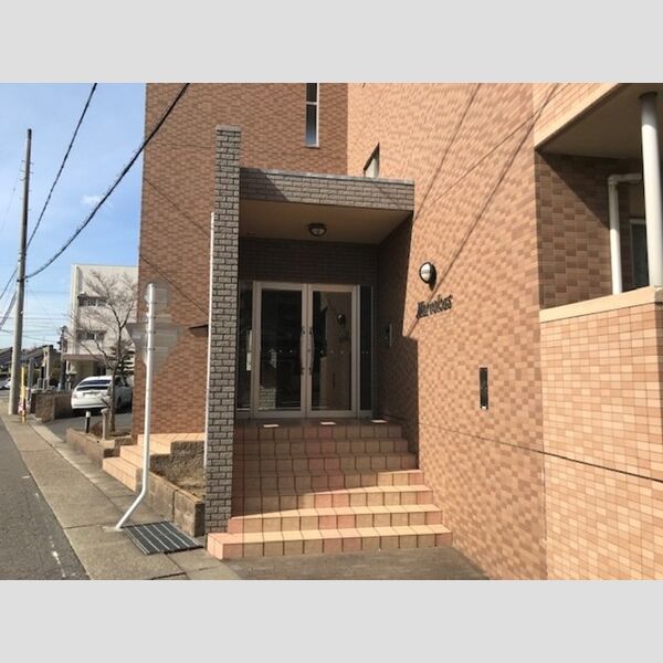 エントランス (エントランス)