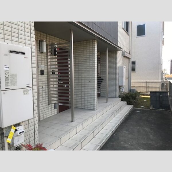 エントランス (エントランス)