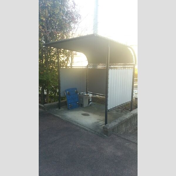 現地周辺 (駐輪場)