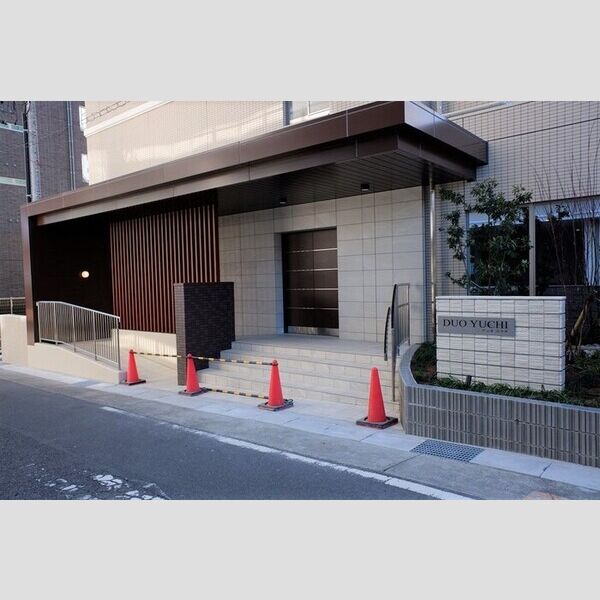 エントランス (エントランス)