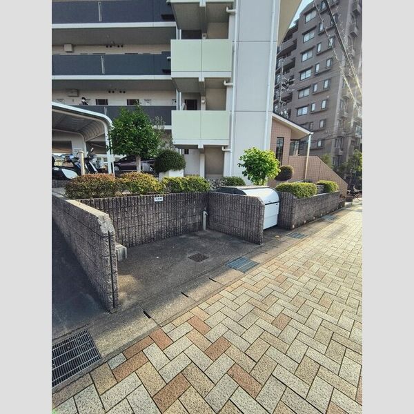 現地周辺 (ゴミ捨て場)