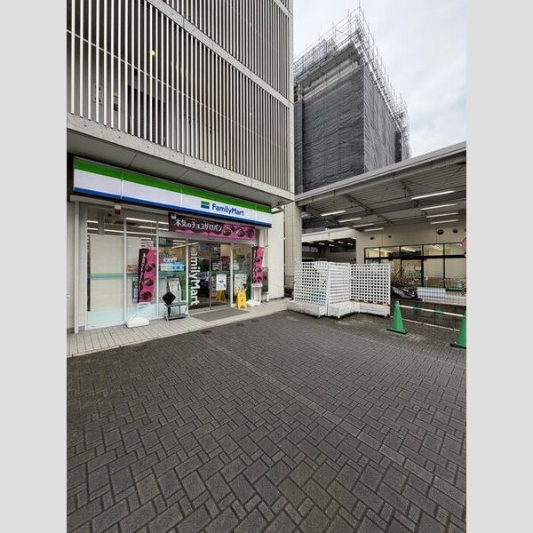 現地周辺 (ファミリーマート本郷名古屋店(320m))