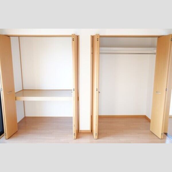 その他 (洋室収納)