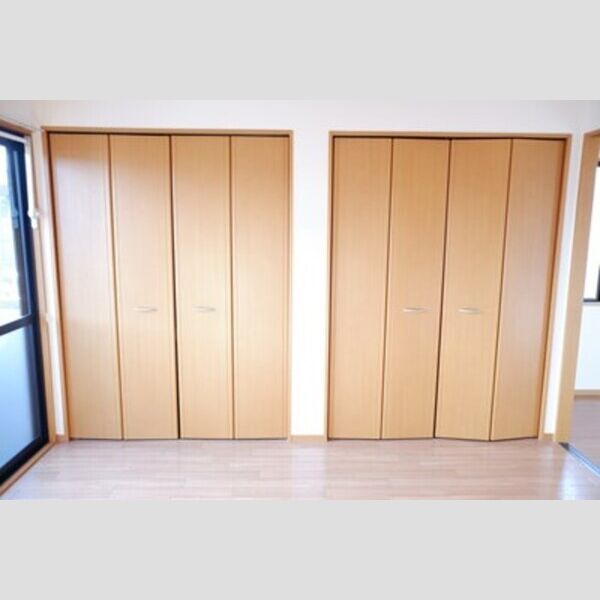 その他 (洋室収納)