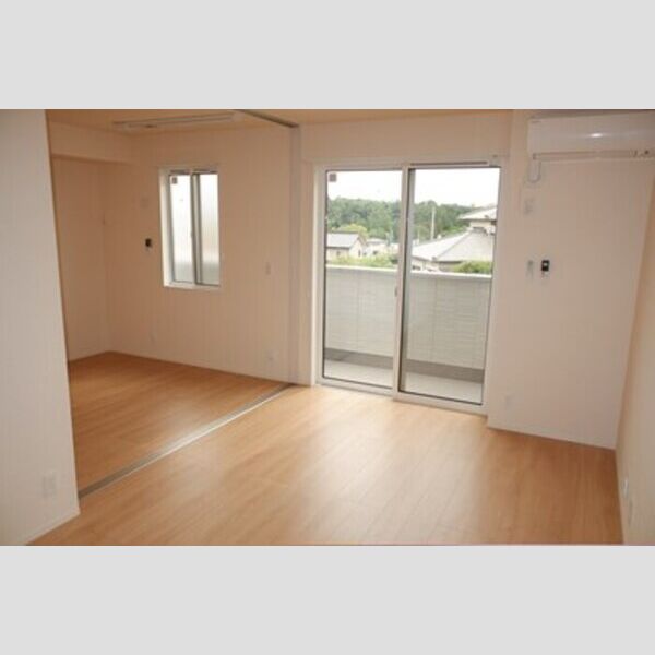 居室・リビング (リビング窓)