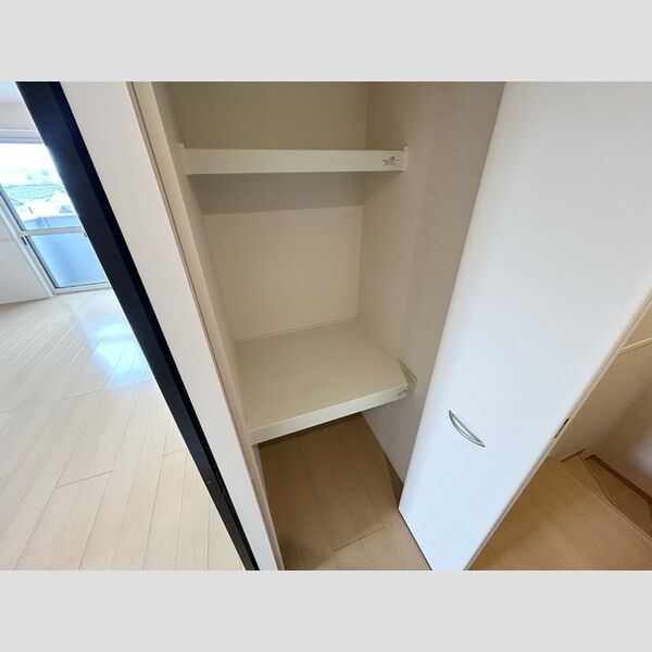 収納 (物入)