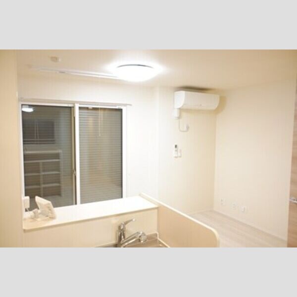 居室・リビング (リビング窓)