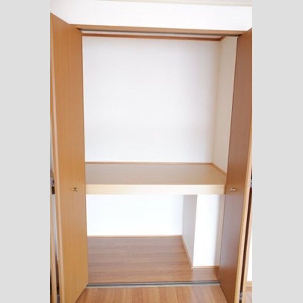 その他 (洋室収納)