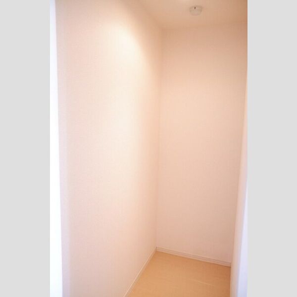 玄関 (廊下収納)