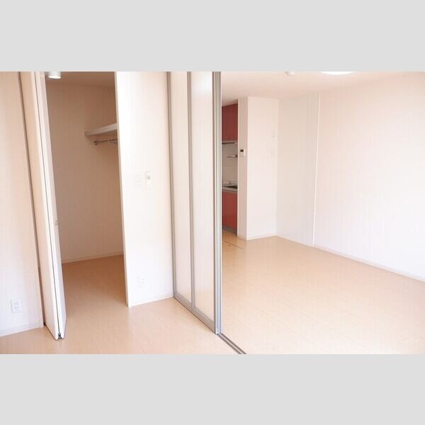 居室・リビング (洋室→リビング)