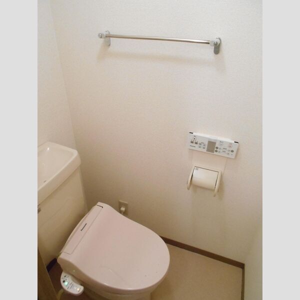 トイレ (温水洗浄暖房便座)