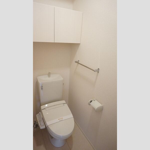 トイレ (温水洗浄暖房便座)