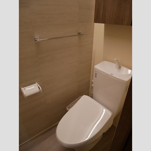 トイレ (温水洗浄暖房便座)