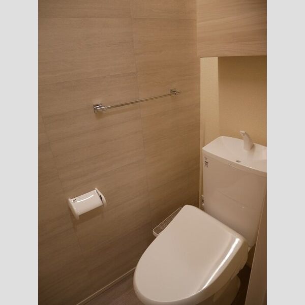 トイレ (温水洗浄暖房便座)