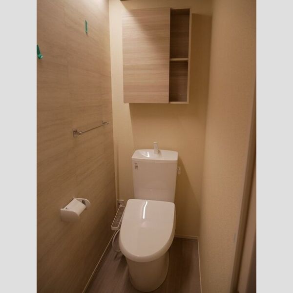 トイレ (温水洗浄暖房便座)