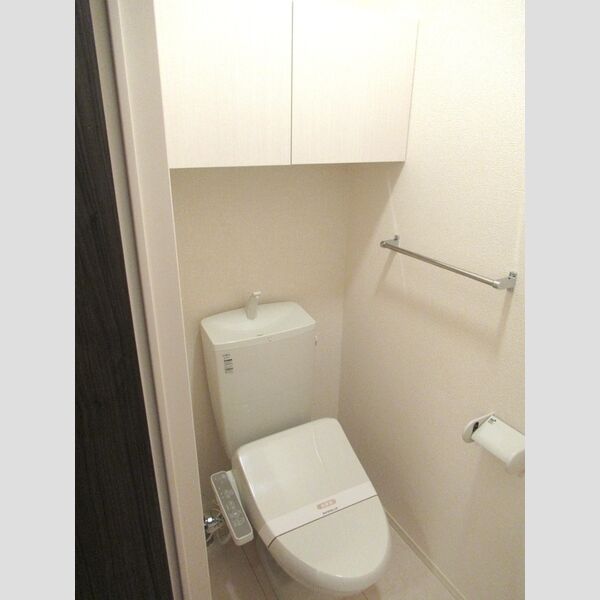 トイレ (温水洗浄暖房便座)