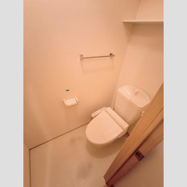 トイレ (トイレ)