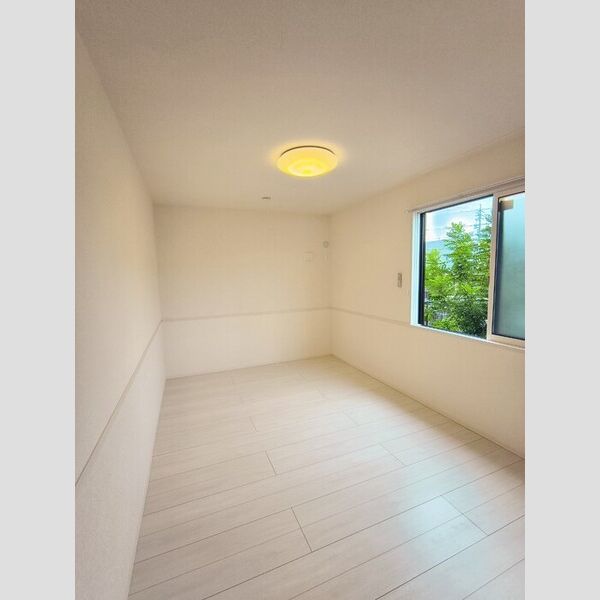 その他 (北側洋室)