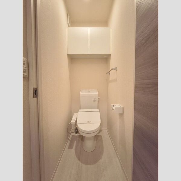 トイレ (トイレ)