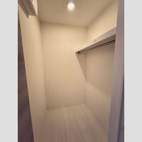 収納 (ウォーキングクローゼット)