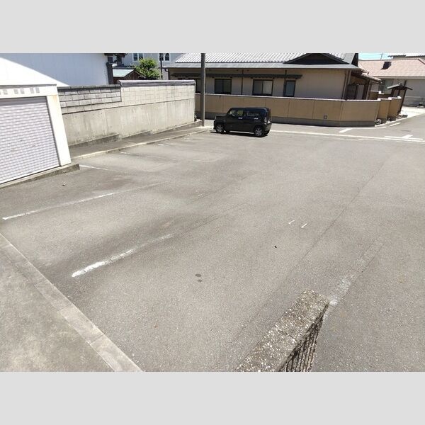 駐車場 (駐車場)