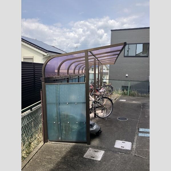 現地周辺 (駐輪場)