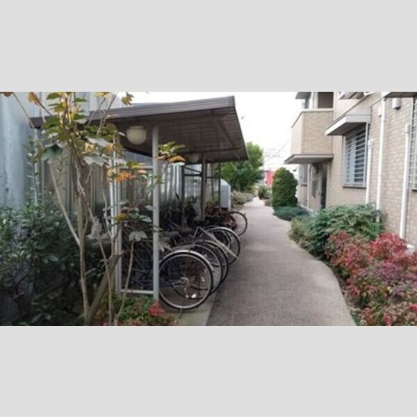 現地周辺 (駐輪場2)