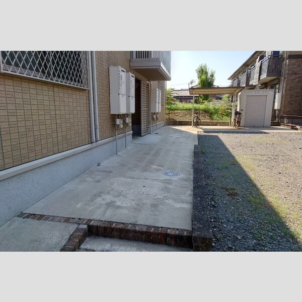 現地周辺 (共用通路)