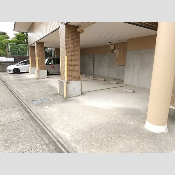 駐車場 (駐車場)