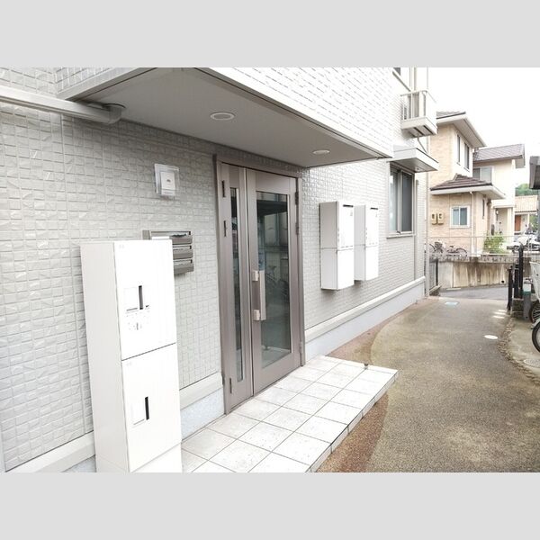 エントランス (エントランス)