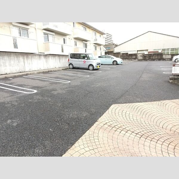 駐車場 (駐車場)