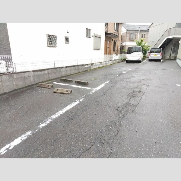 駐車場 (駐車場)