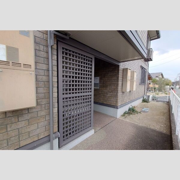 エントランス (共用入口)