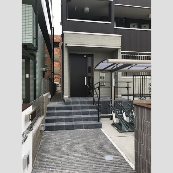 エントランス (エントランス)