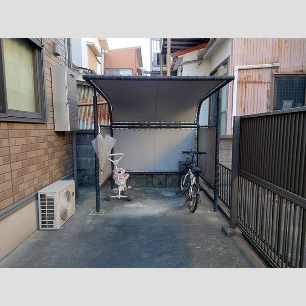 現地周辺 (駐輪場)