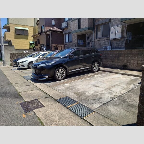 駐車場 (駐車場)